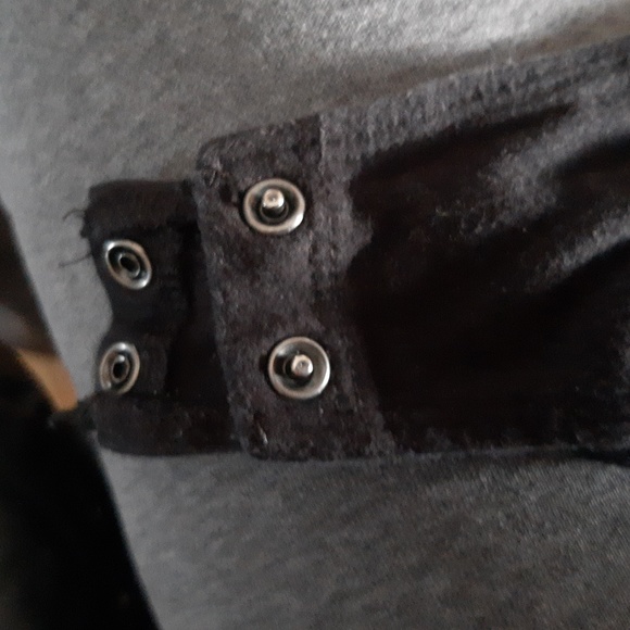 VANS black and white snap up logo sleeveless bodysuit Size small - Picture 6 of 7